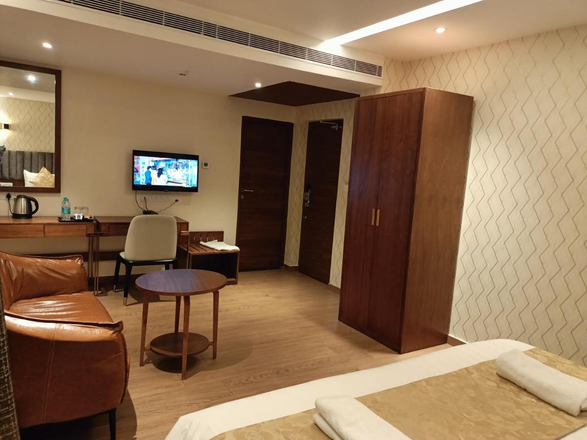The Kings Park Grand-Near Us Consulate Hotel Ченай Екстериор снимка