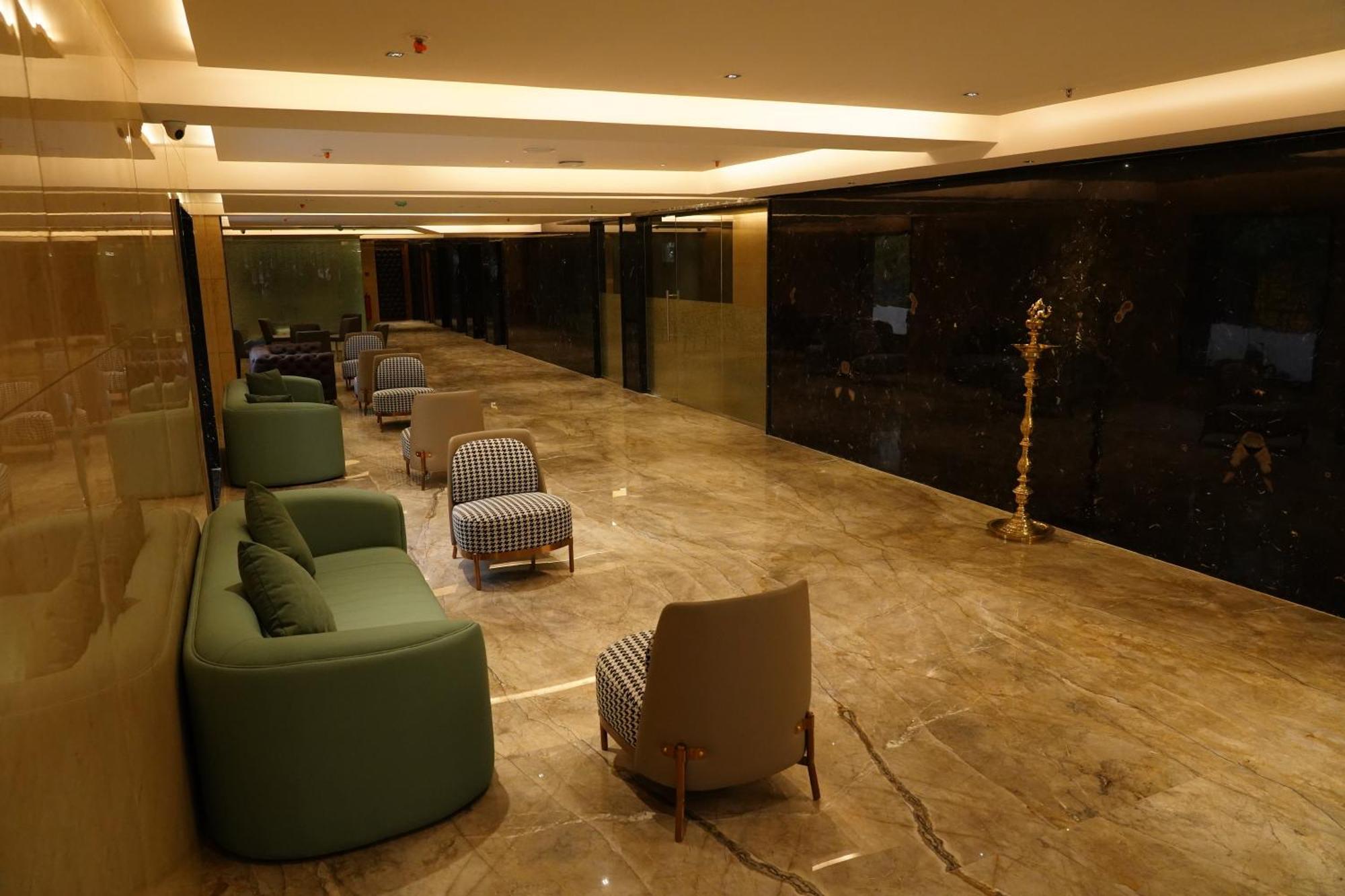 The Kings Park Grand-Near Us Consulate Hotel Ченай Екстериор снимка